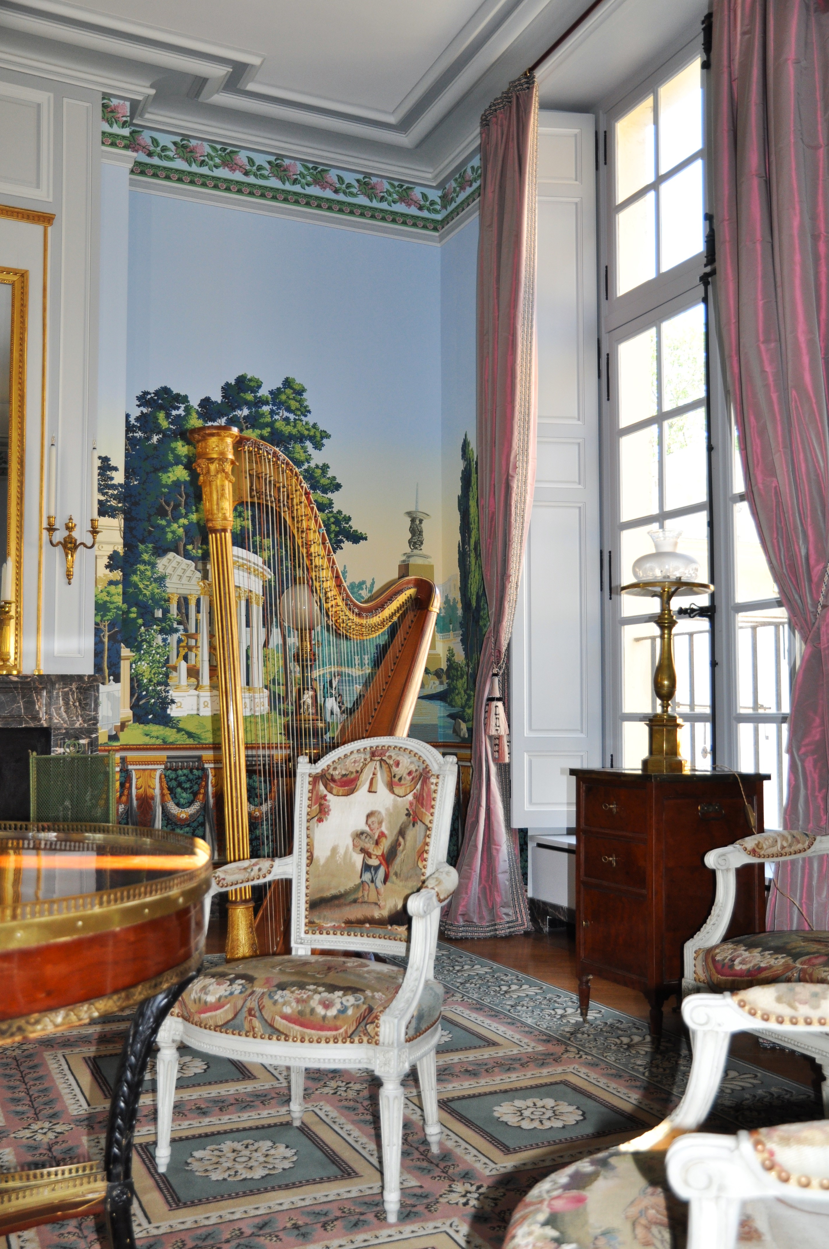 Corbeville — petit salon