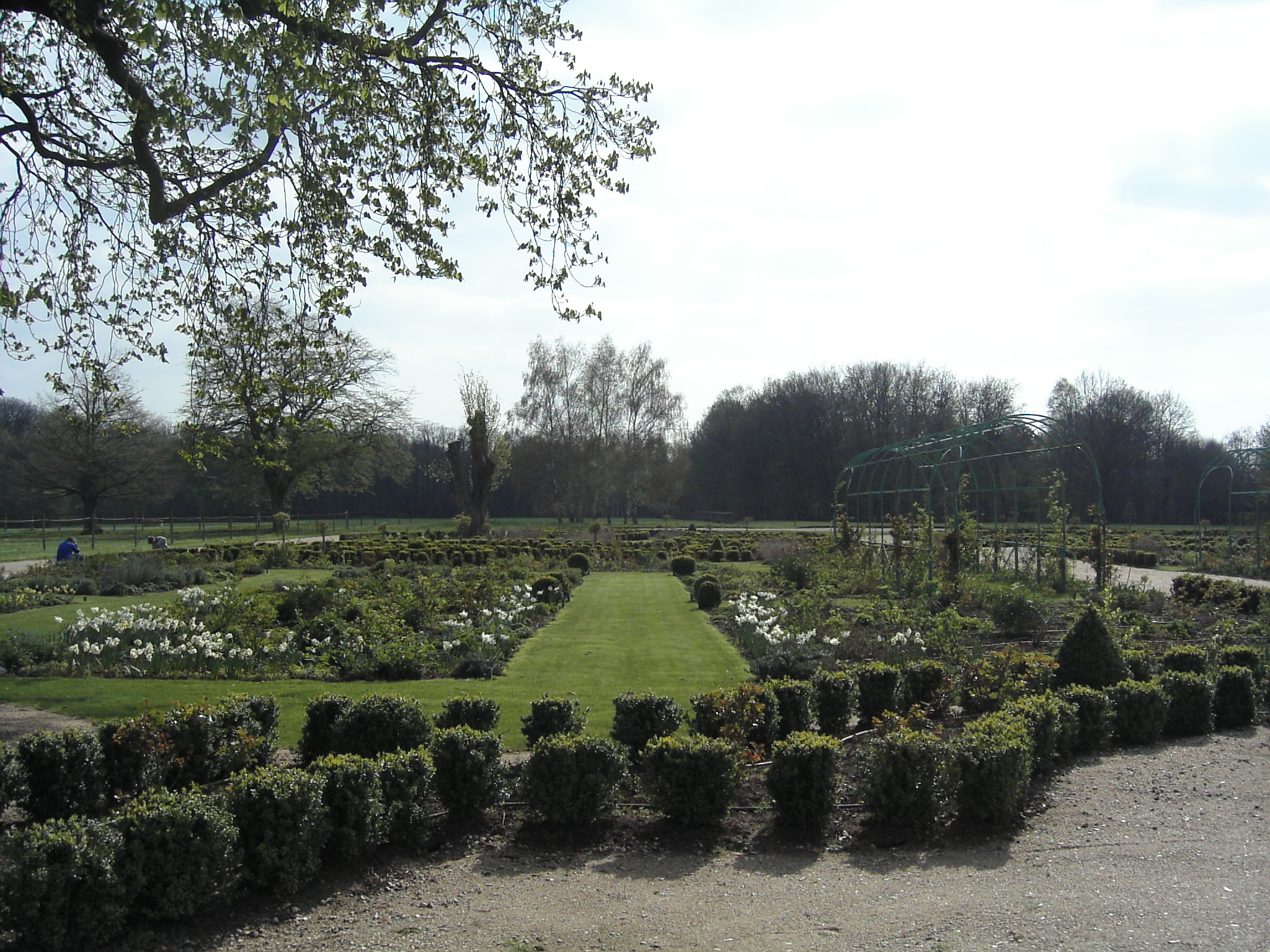 Château in the Yvelines — garden
