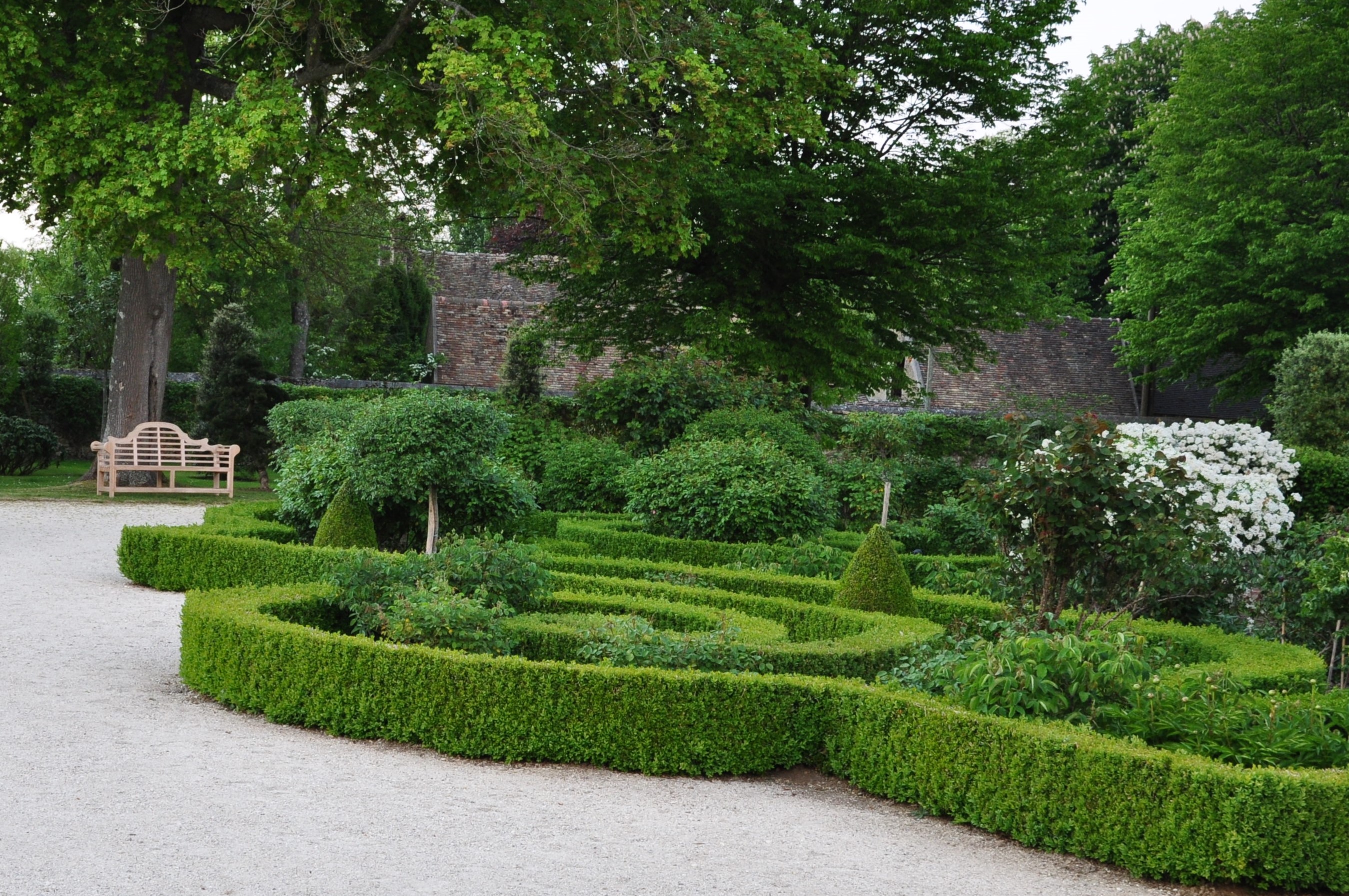 Château in the Yvelines — garden