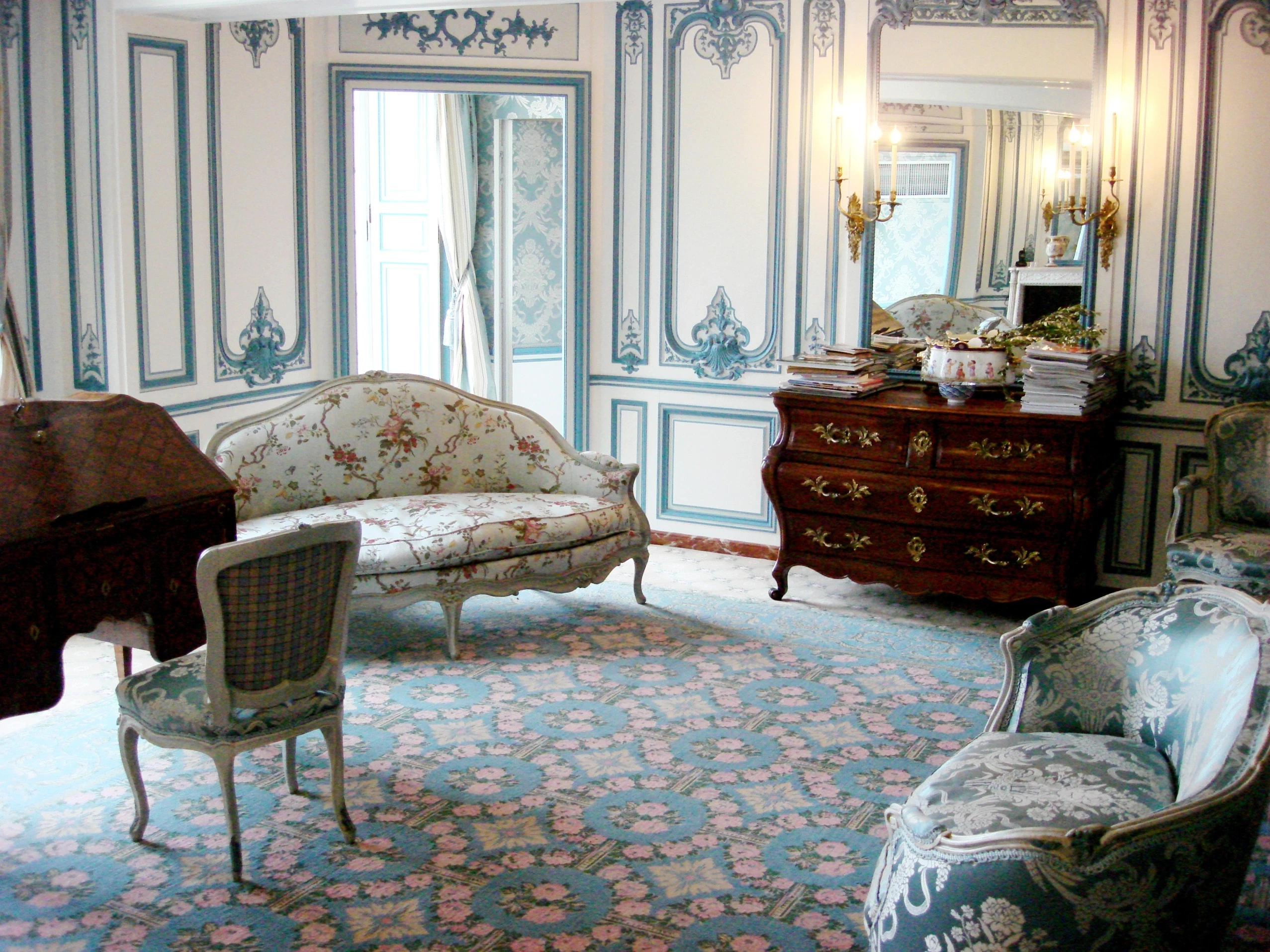 Château in the Yvelines — interior