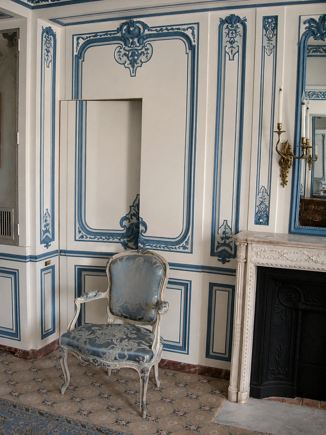 Château in the Yvelines — interior