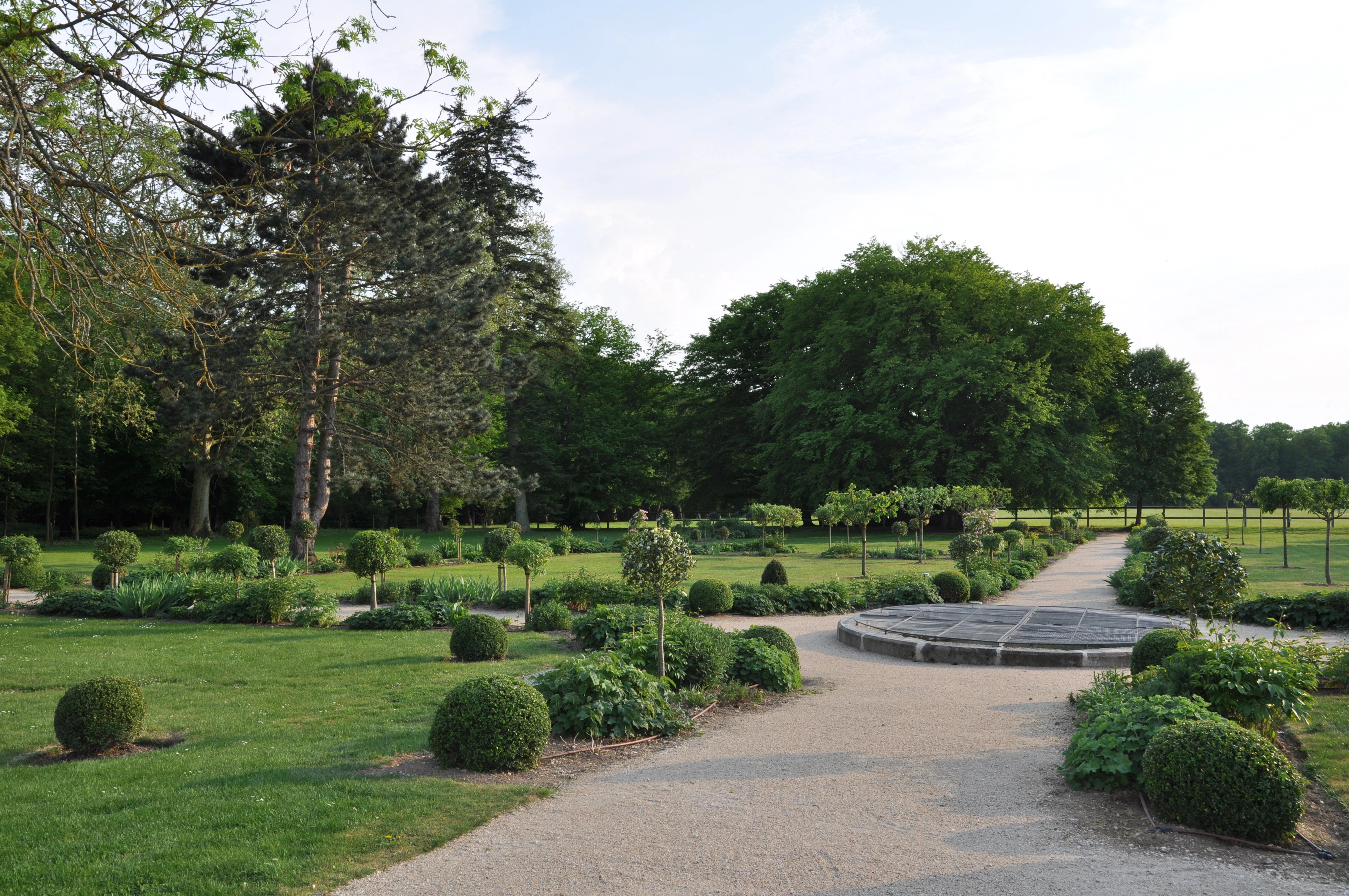 Château in the Yvelines — garden