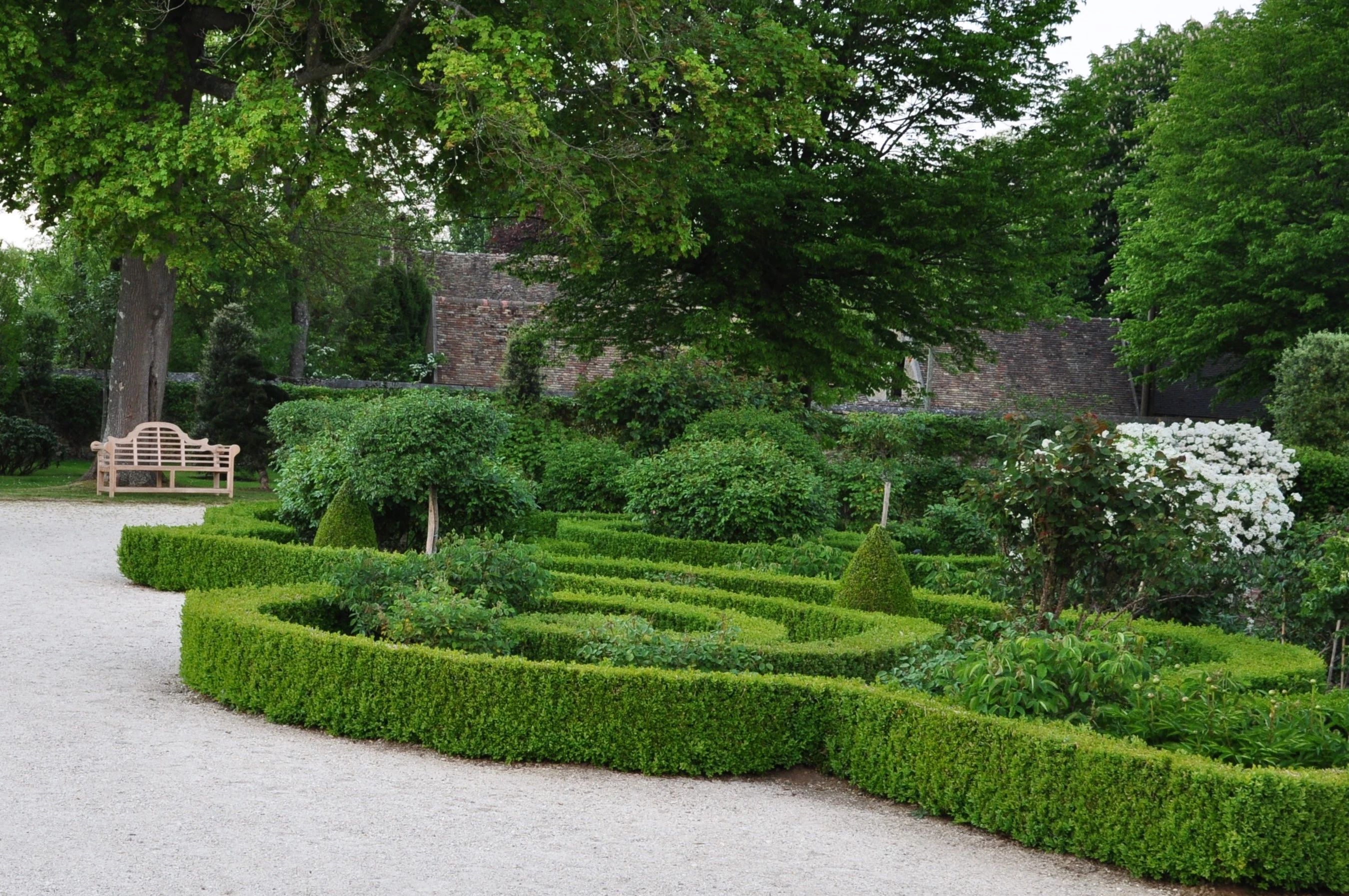 Château in the Yvelines — garden