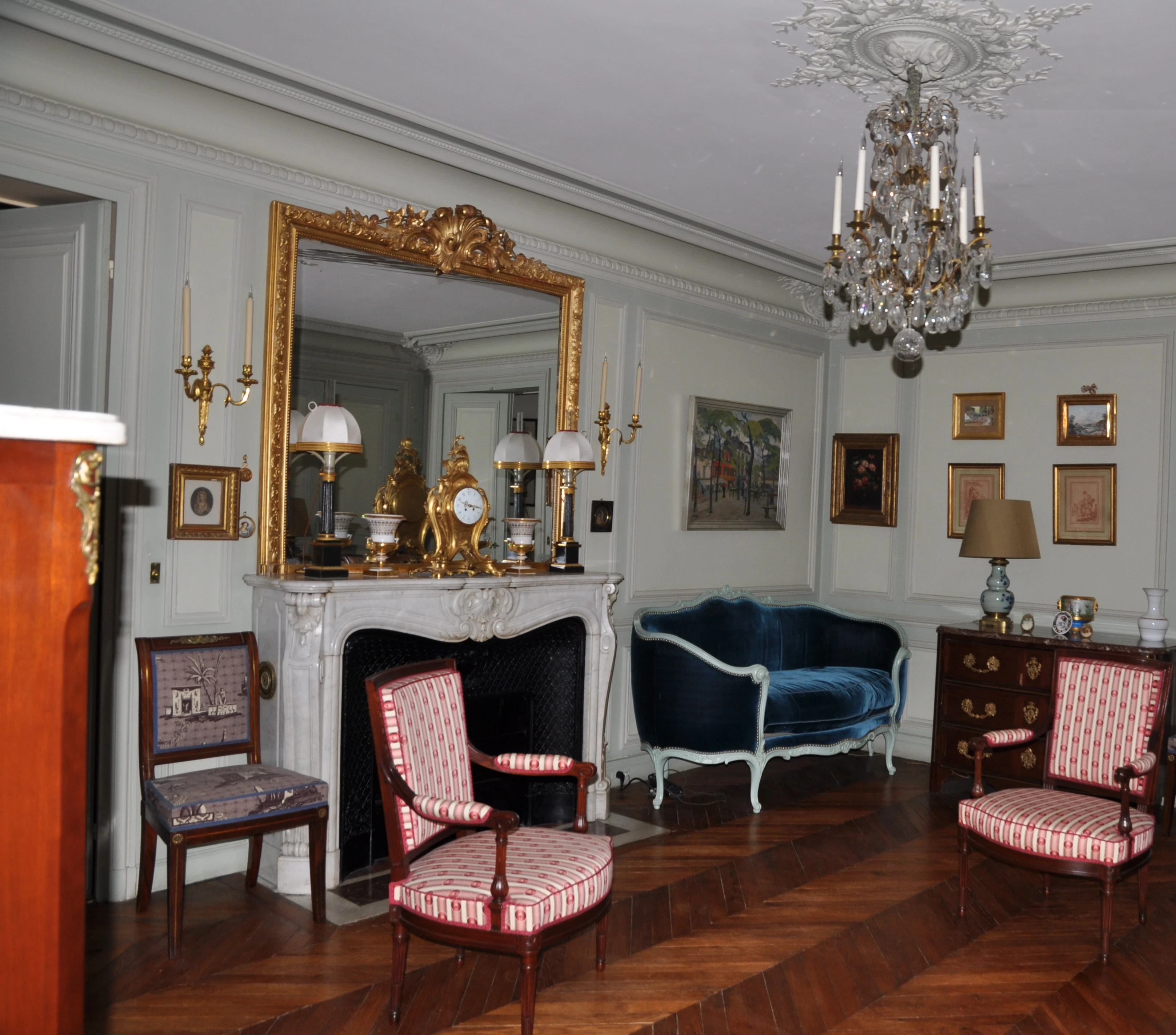 Parisian apartment — art collectors