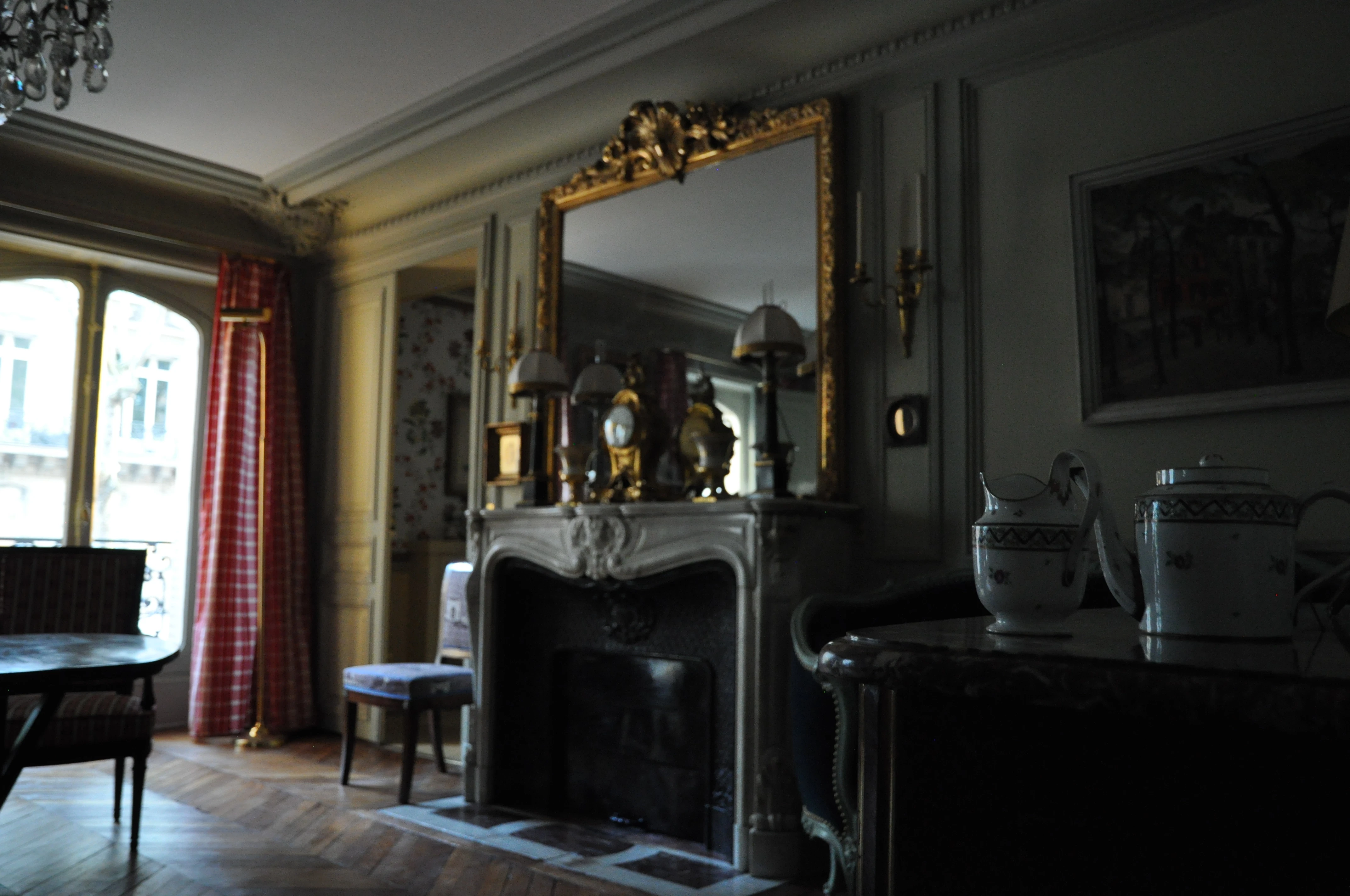 Parisian apartment — art collectors