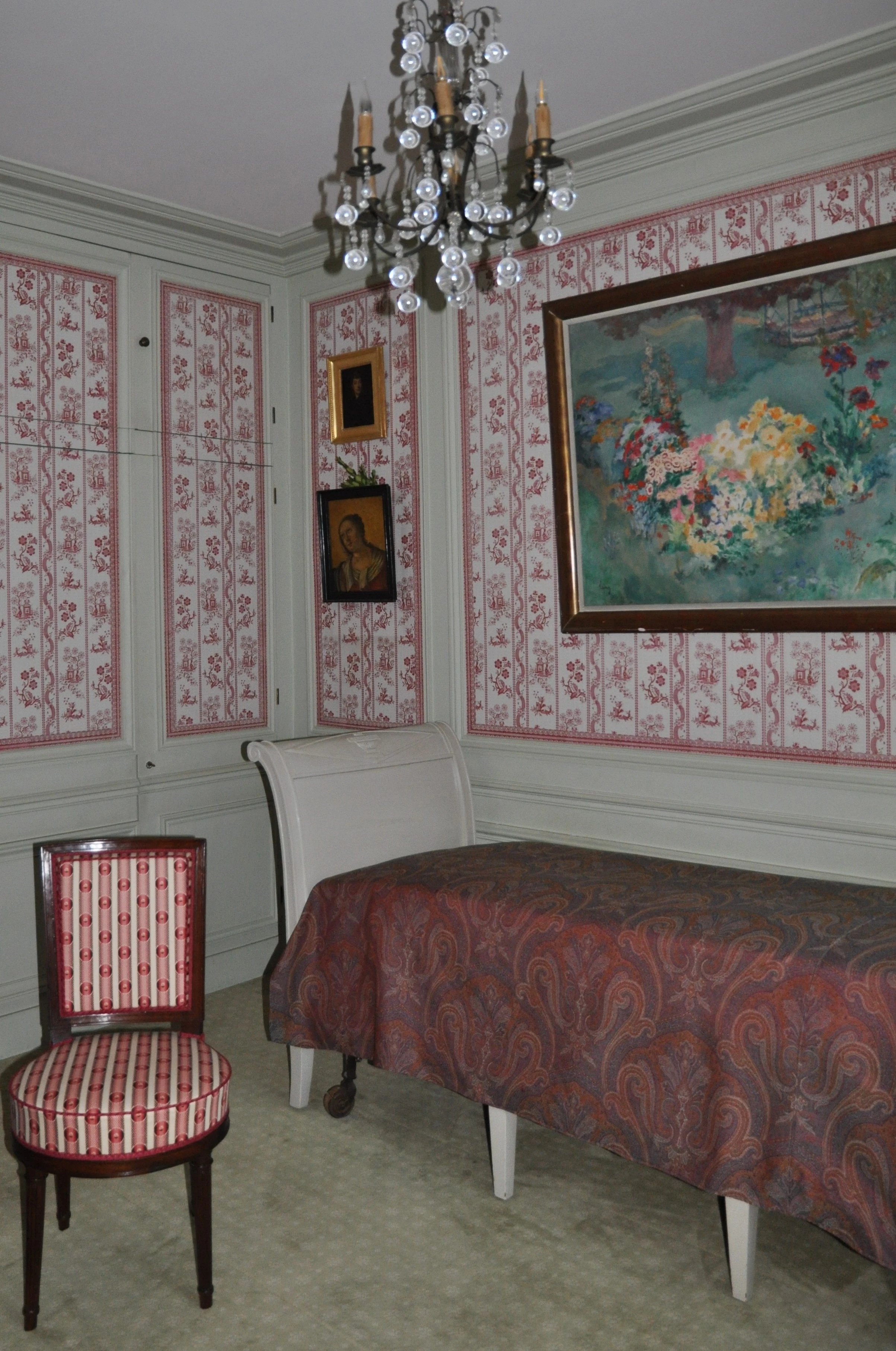 Parisian apartment — art collectors