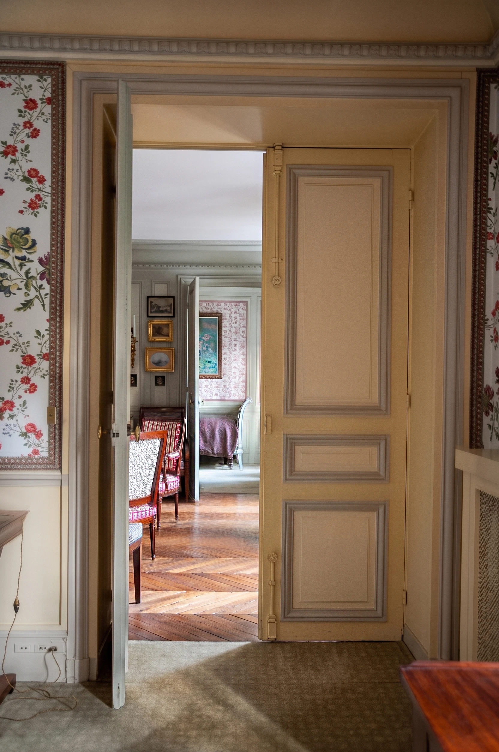 Parisian apartment — art collectors