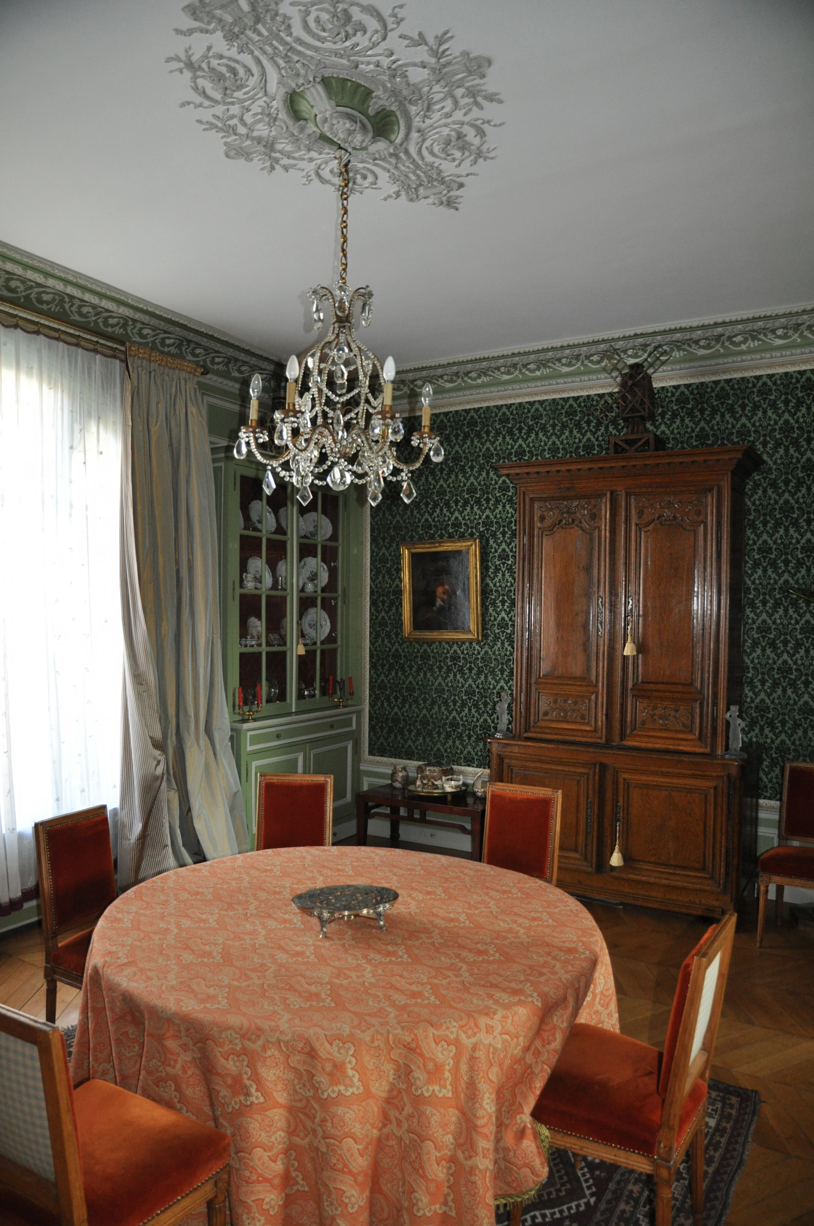Apartment in Asnières